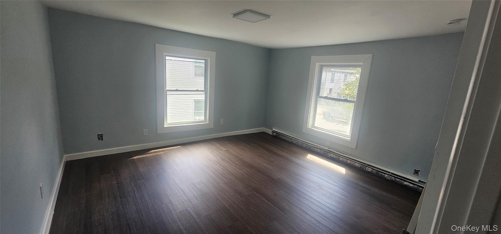 106 Ball Street - Photo 2