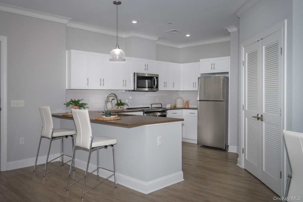 75 E Hoffman Avenue - Photo 8