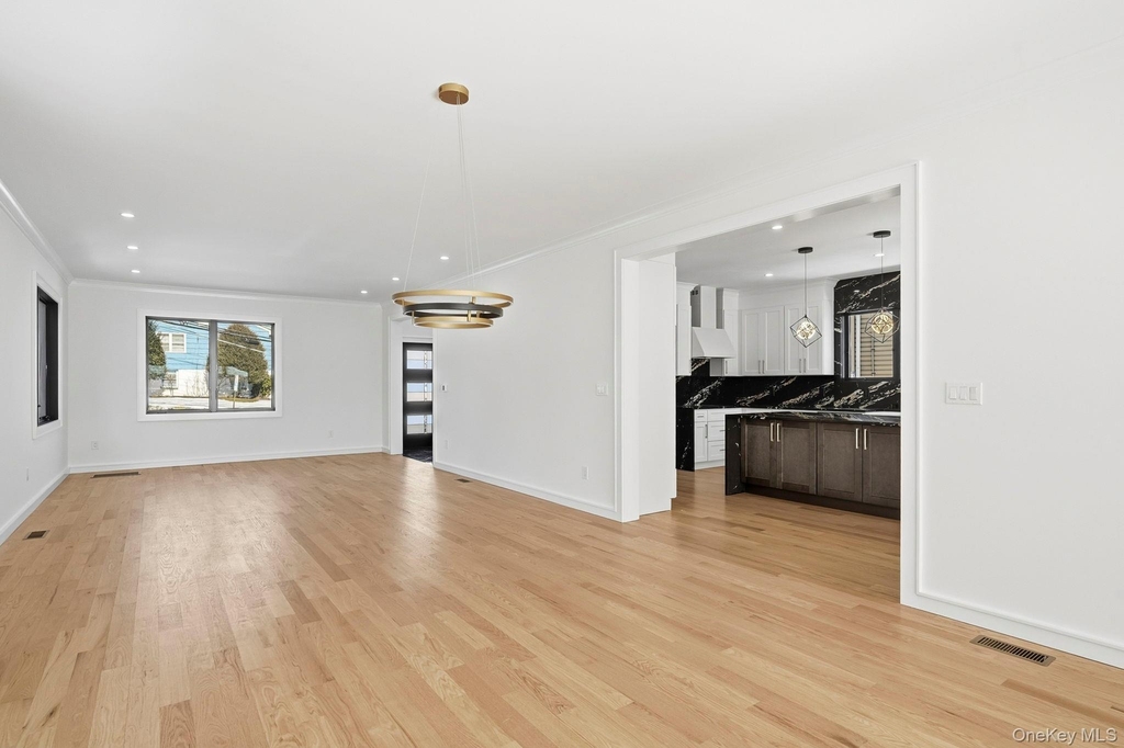 31 Gedney Way - Photo 16