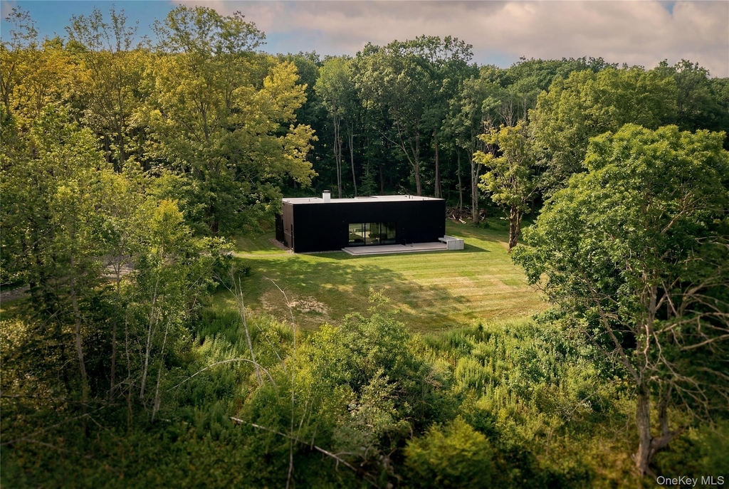 279 Tompkins Road - Photo 1