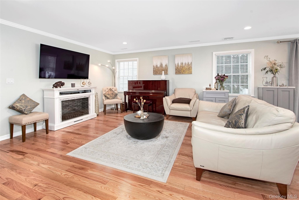 130 Wappanocca Avenue - Photo 1