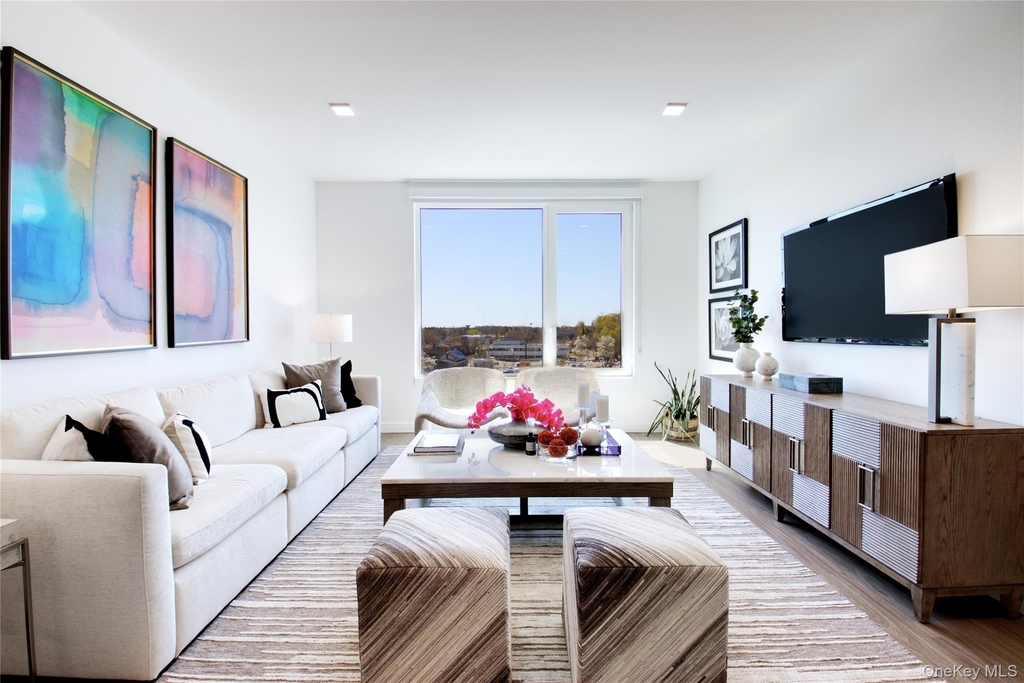 333 Warner Avenue - Photo 1
