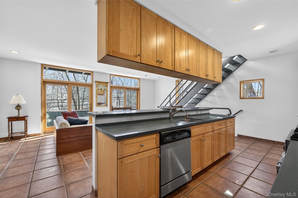 428 Harbor Road - Photo 11