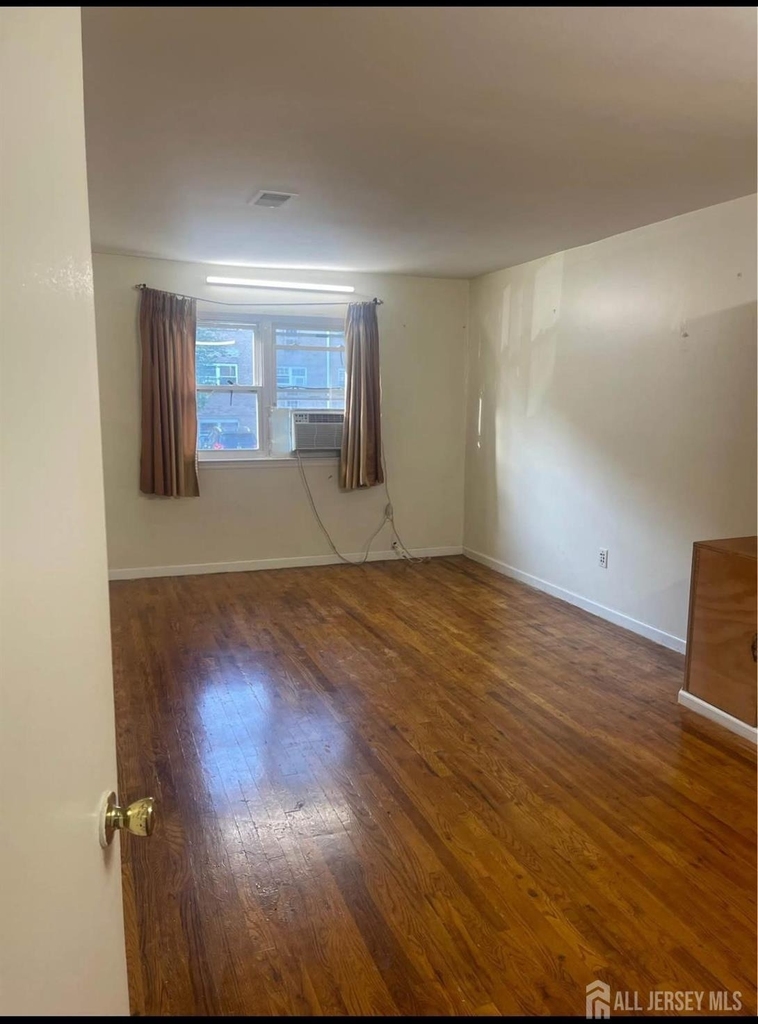 254 College Drive - Photo 0