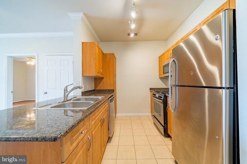 12929 Centre Park Circle - Photo 5