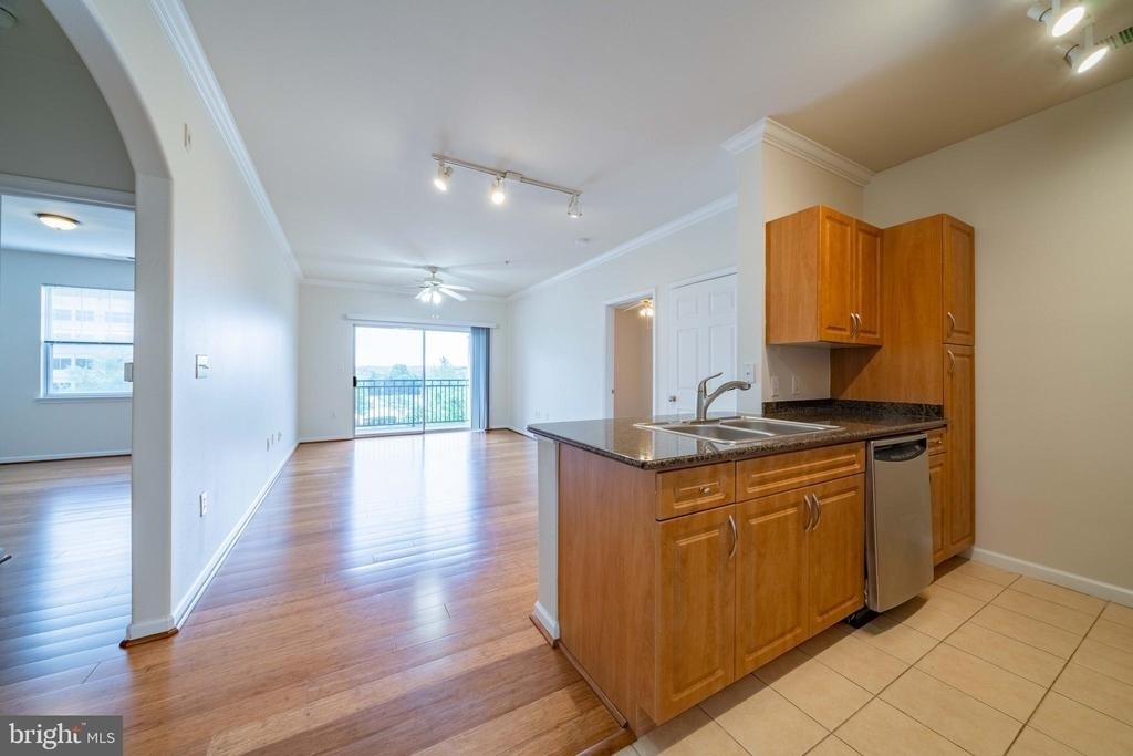 12929 Centre Park Circle - Photo 7
