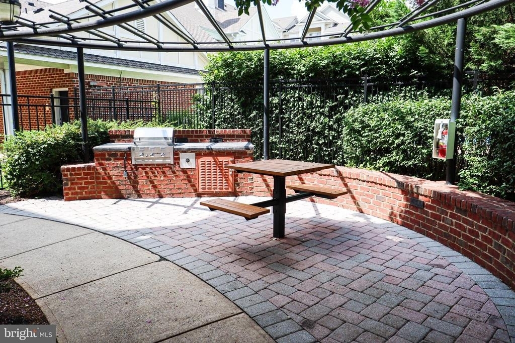 12929 Centre Park Circle - Photo 32