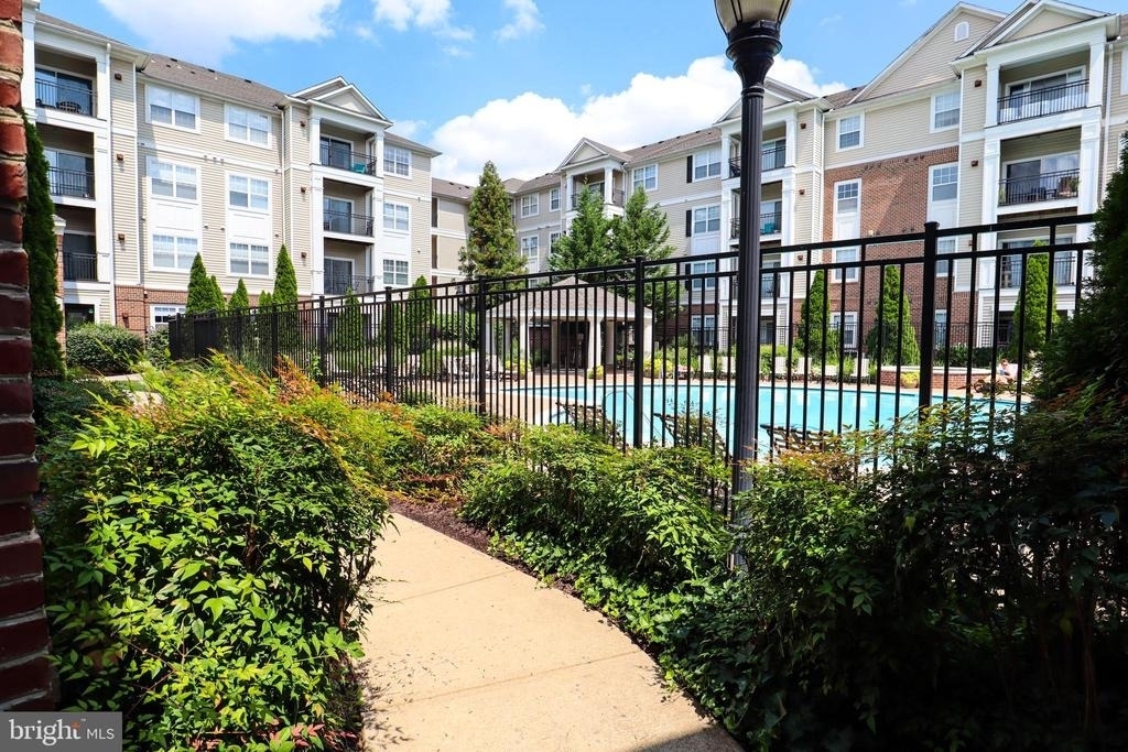 12929 Centre Park Circle - Photo 24