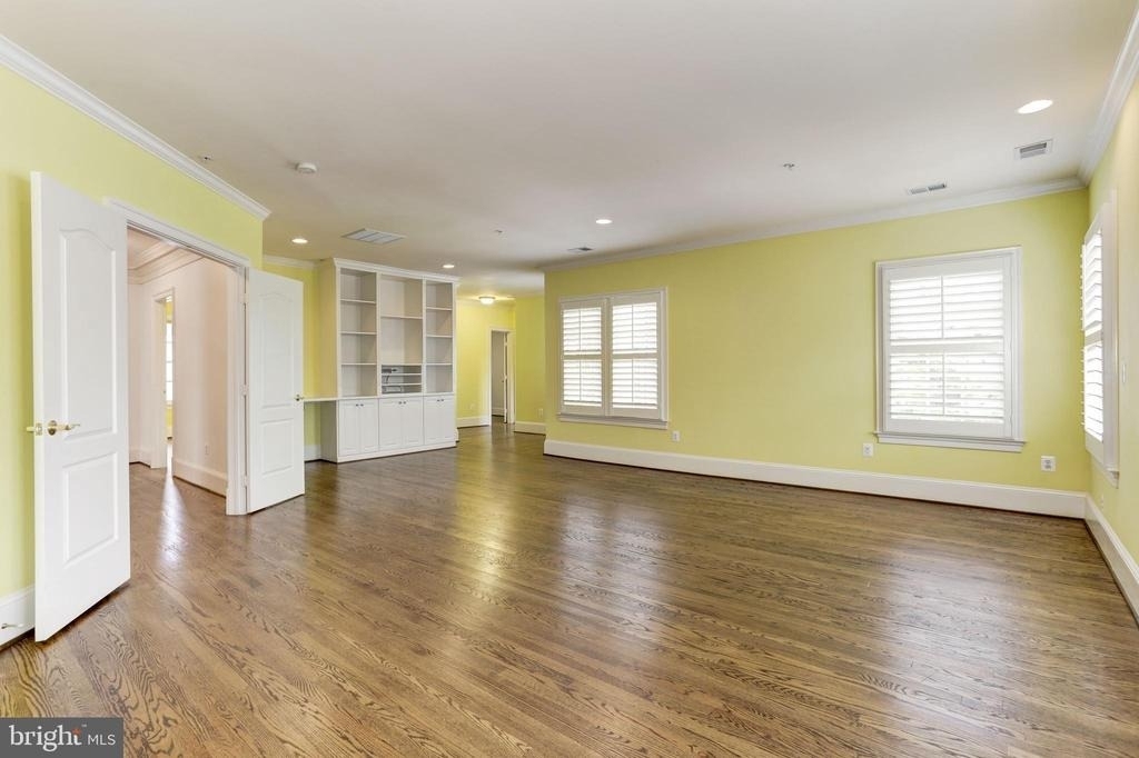 7233 Addington Drive - Photo 9