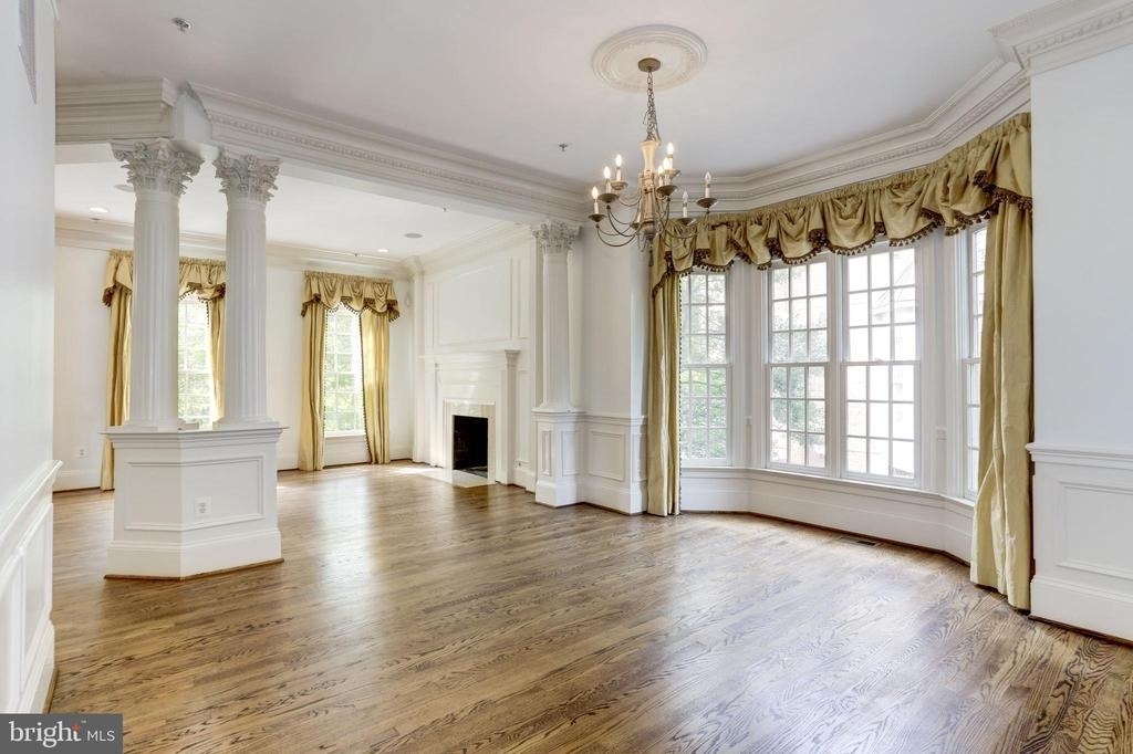 7233 Addington Drive - Photo 4