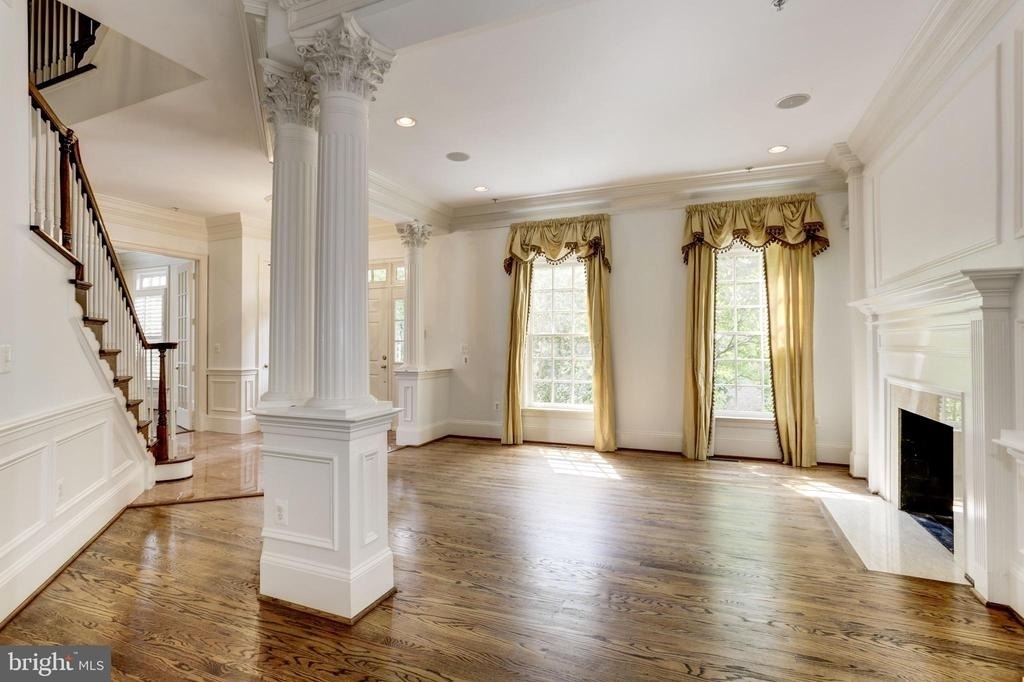 7233 Addington Drive - Photo 2