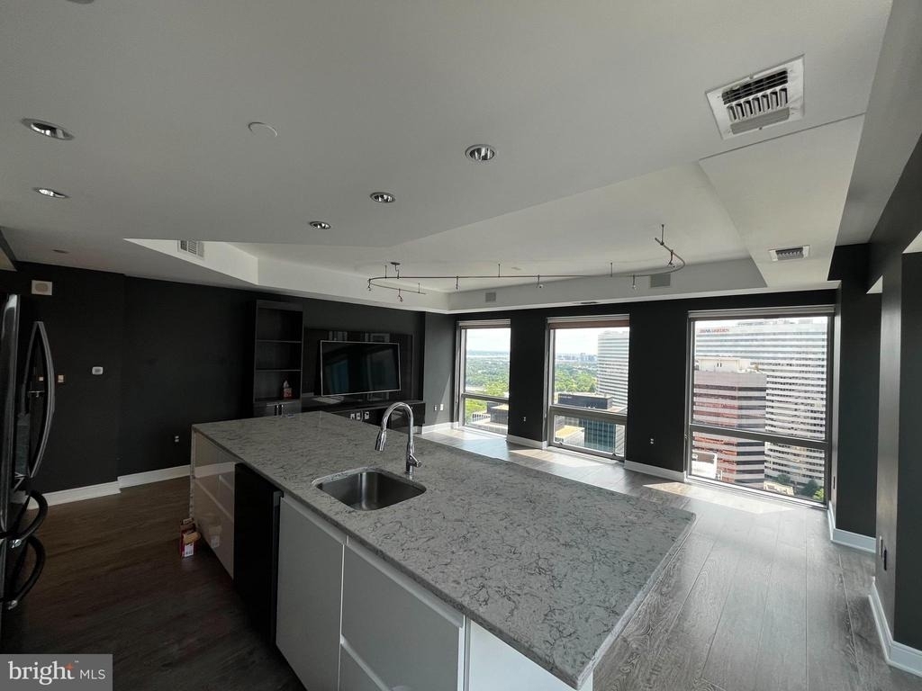 1111 19th Street N - Photo 18