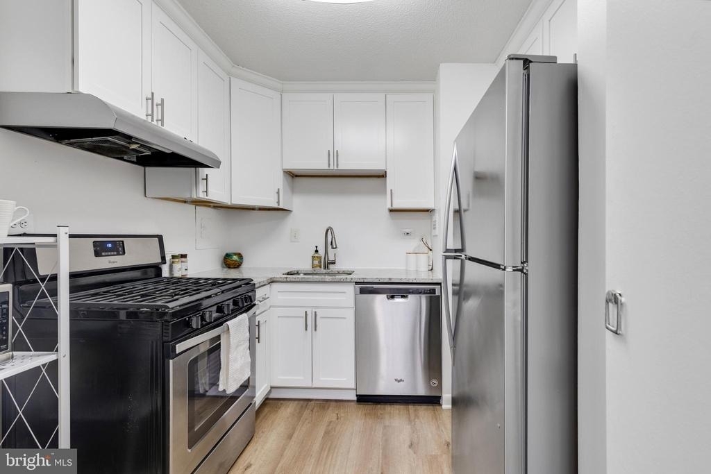 2030 N Adams Street - Photo 11