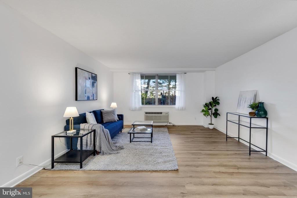 2030 N Adams Street - Photo 3