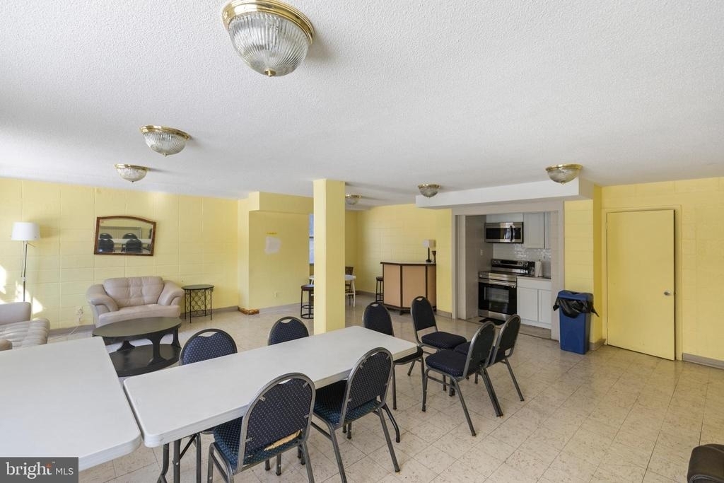 2030 N Adams Street - Photo 32