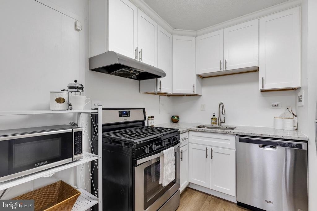 2030 N Adams Street - Photo 12