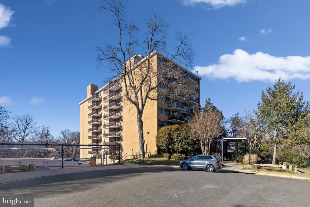 2030 N Adams Street - Photo 1