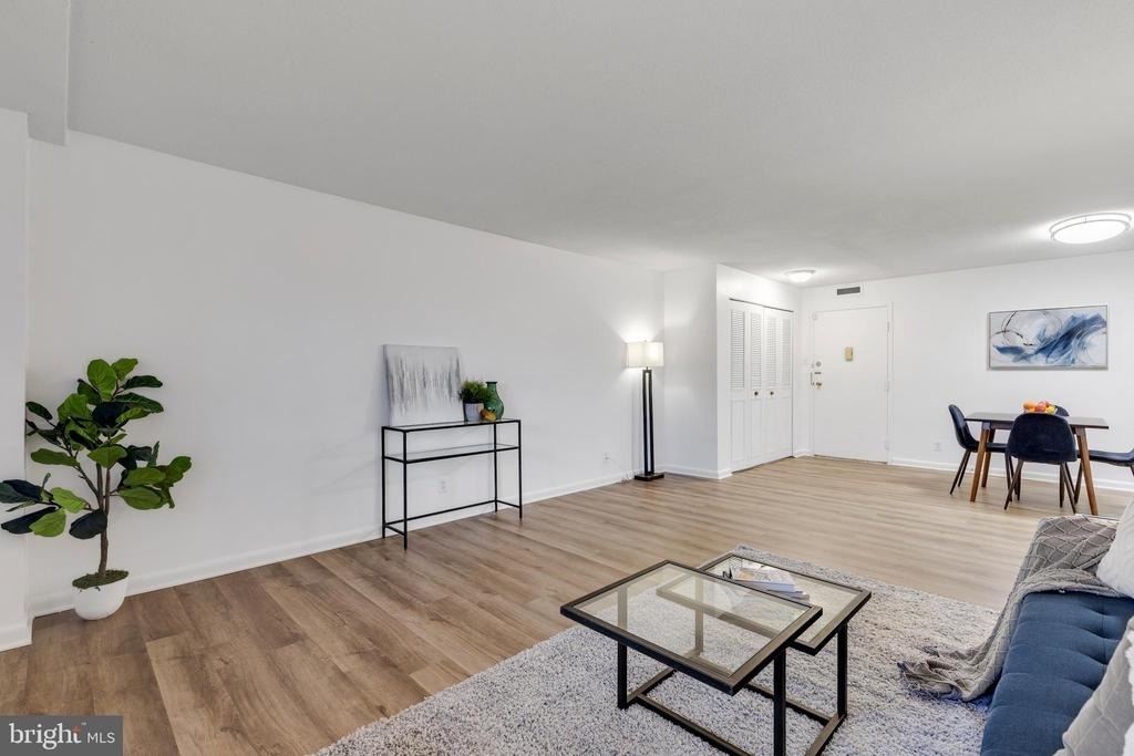 2030 N Adams Street - Photo 5