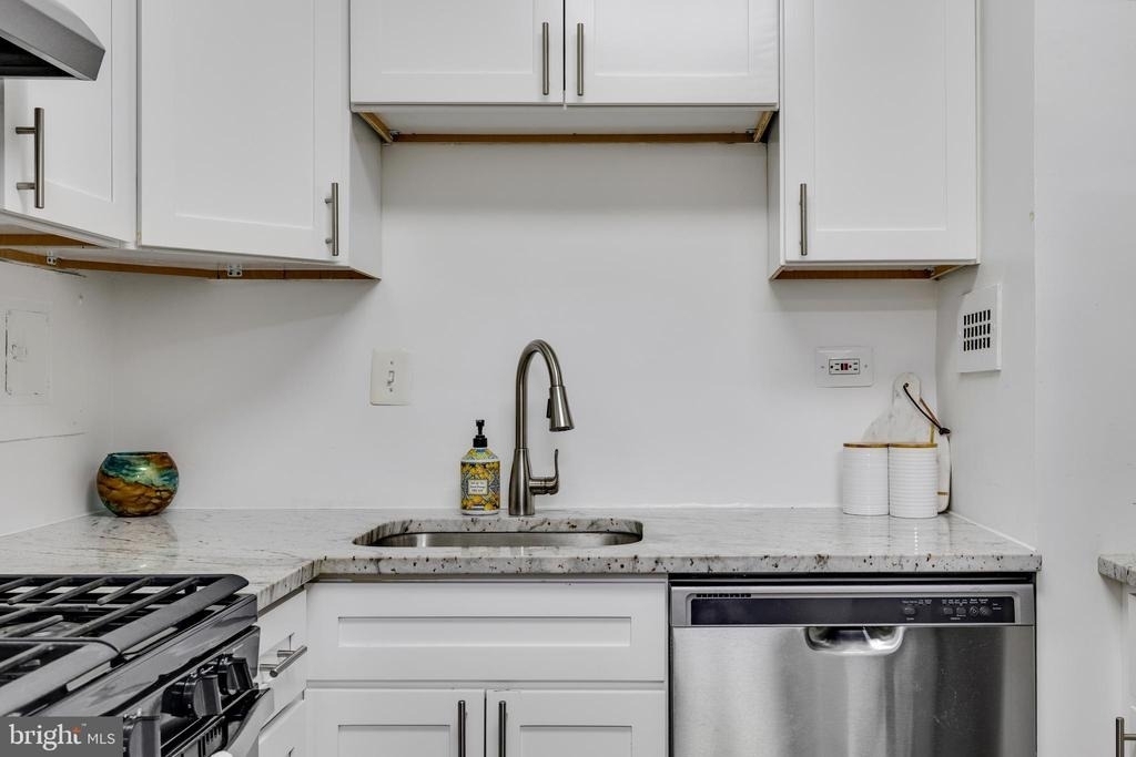 2030 N Adams Street - Photo 14
