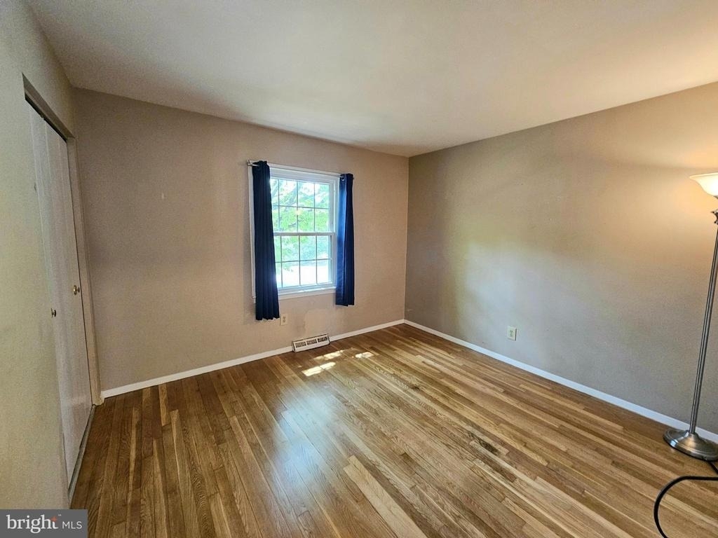 2417 Barracks - Photo 8