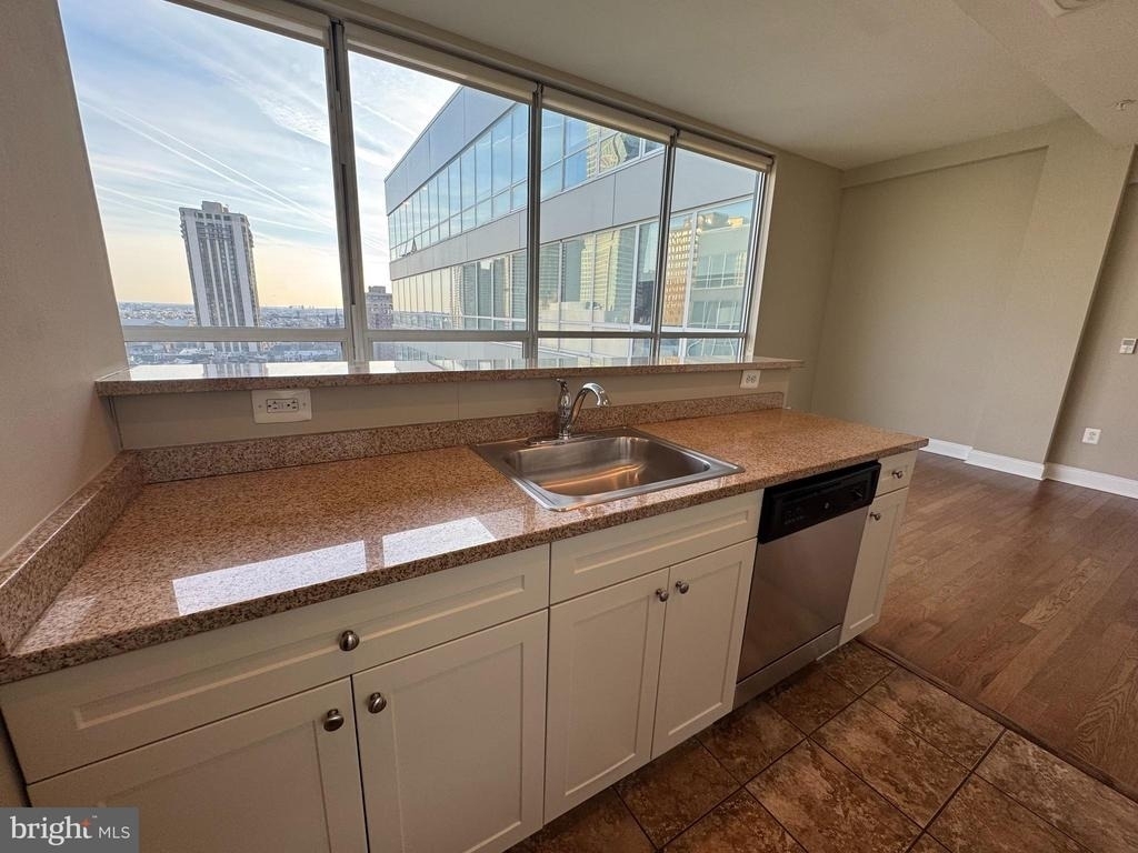 2040 Market - Photo 5