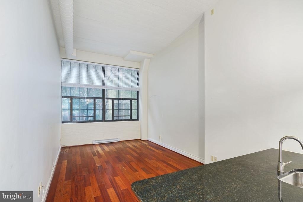 2429 Locust Street - Photo 4