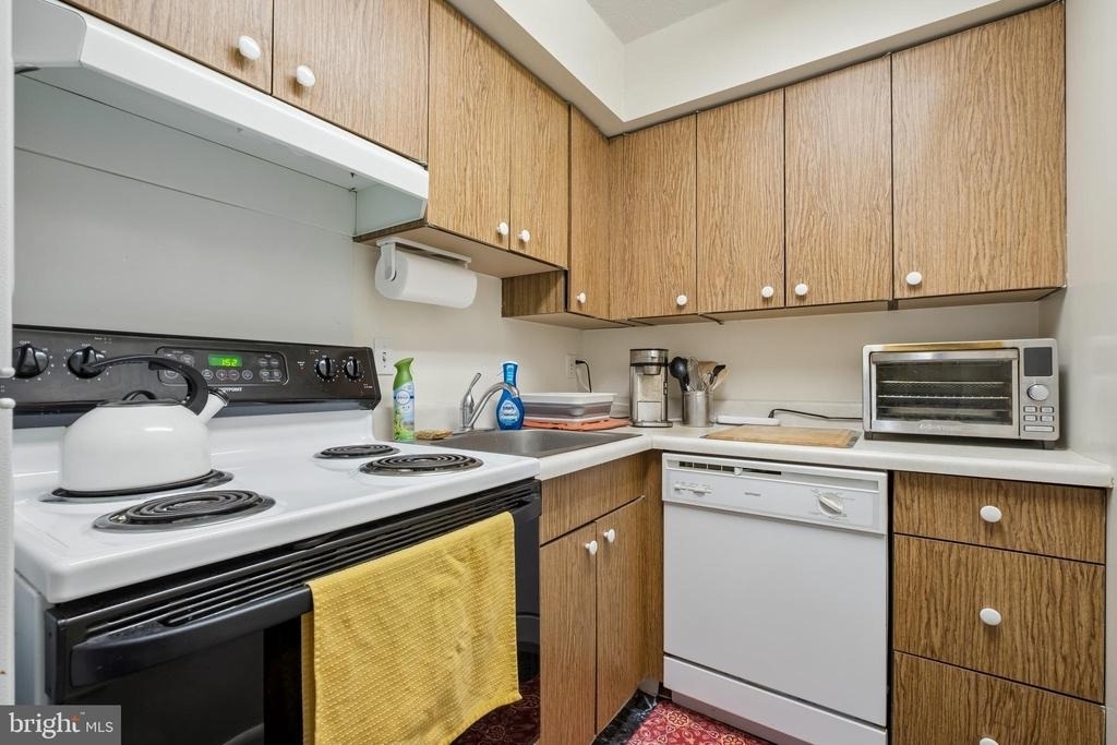 1420 Locust Street - Photo 3