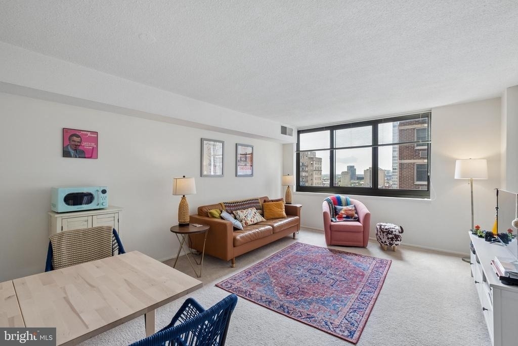 1420 Locust Street - Photo 0