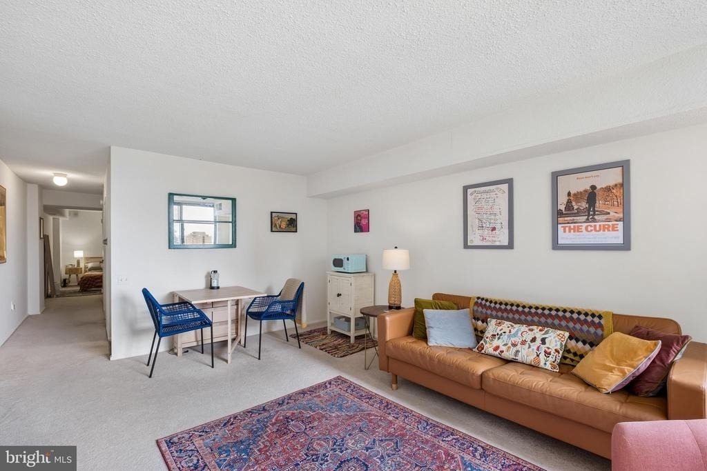 1420 Locust Street - Photo 1