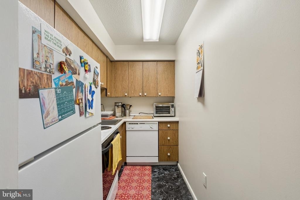 1420 Locust Street - Photo 2