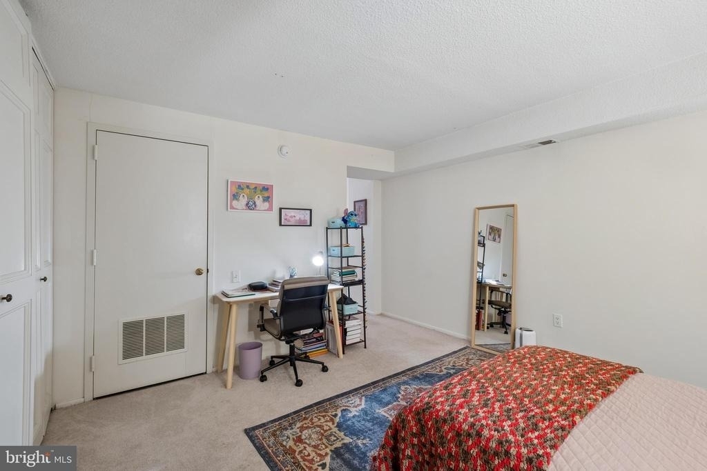 1420 Locust Street - Photo 5