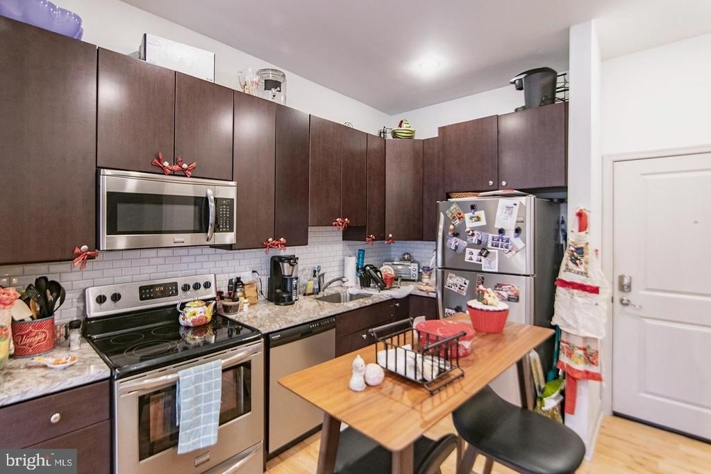 427 Monroe Street - Photo 0