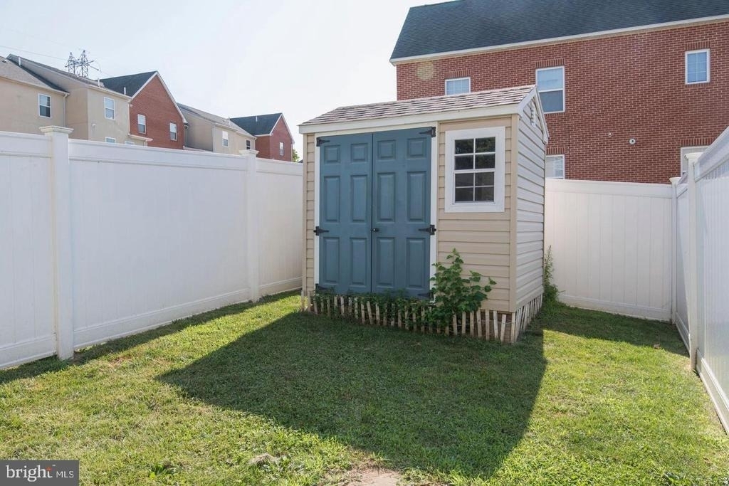 3718 Merrick Road - Photo 8