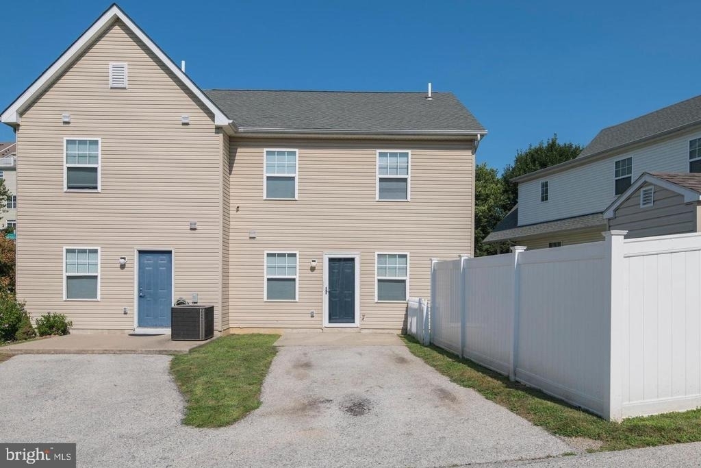 3718 Merrick Road - Photo 3