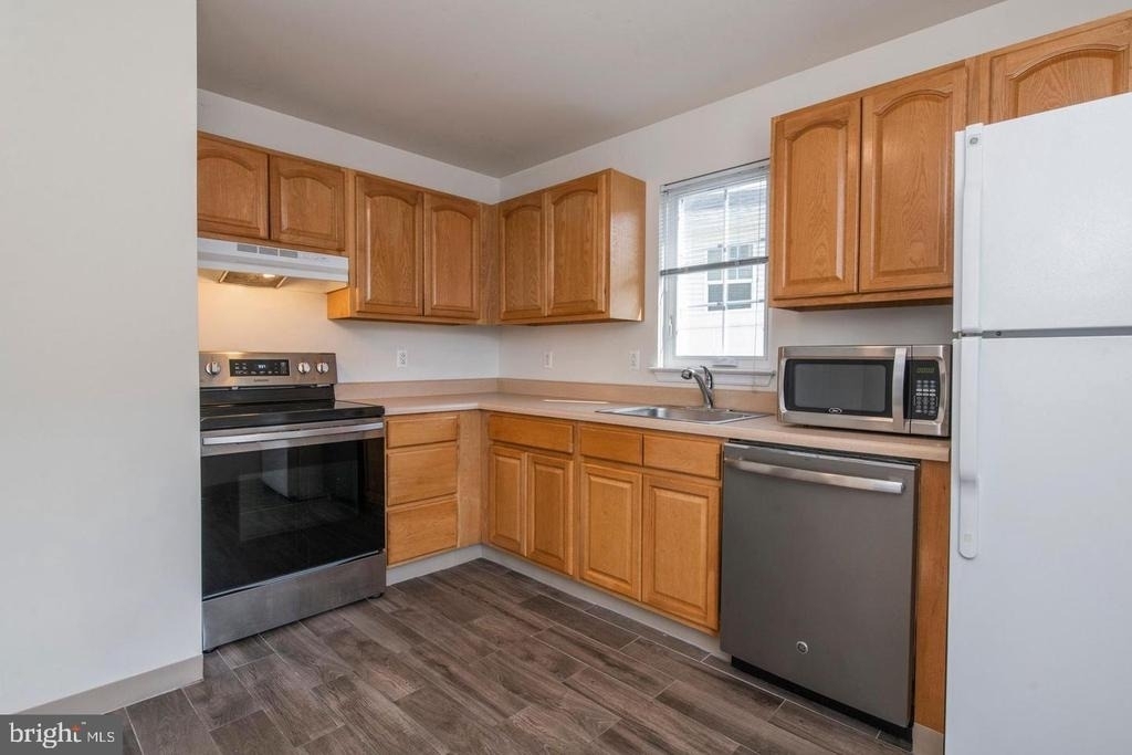 3718 Merrick Road - Photo 18