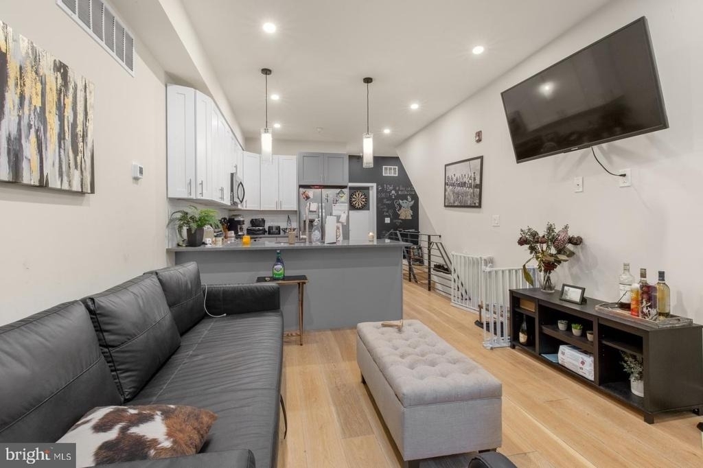 1702 Point Breeze Avenue - Photo 2
