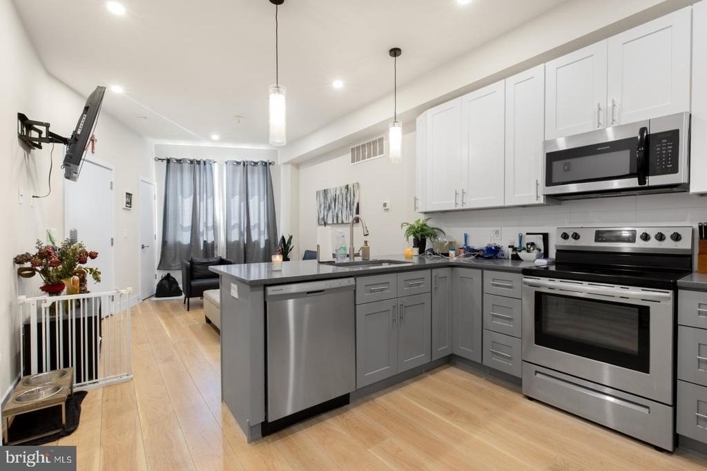 1702 Point Breeze Avenue - Photo 5