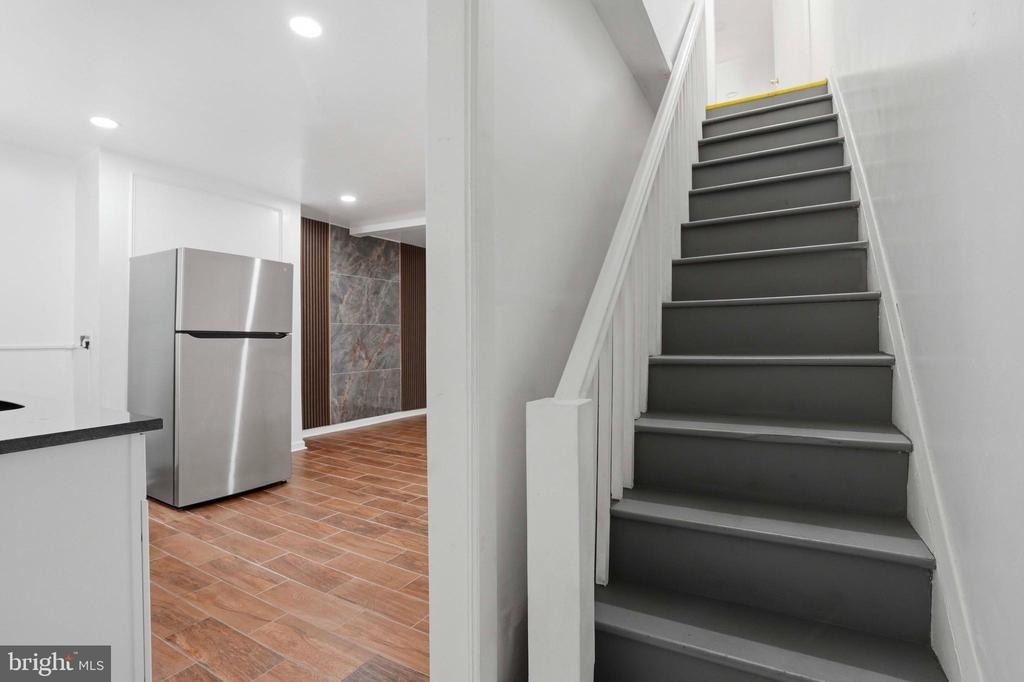 252 E Girard Avenue - Photo 8
