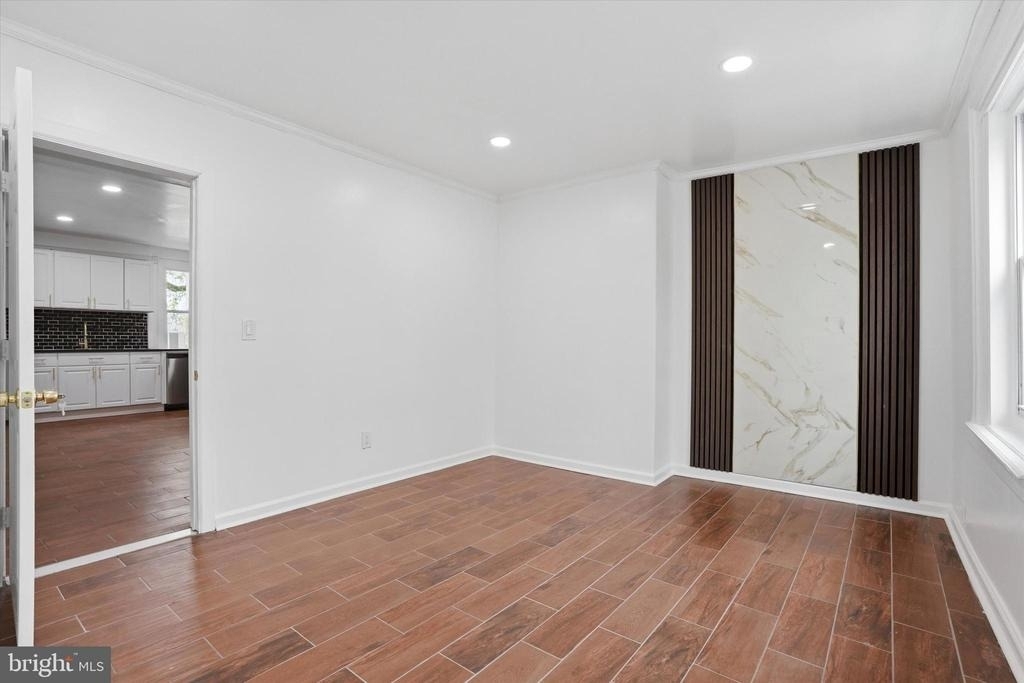 252 E Girard Avenue - Photo 4