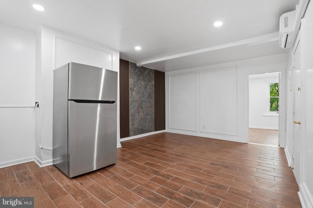 252 E Girard Avenue - Photo 1
