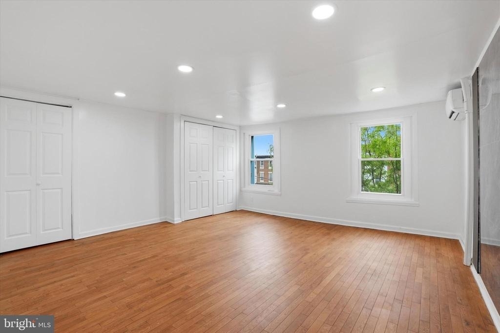252 E Girard Avenue - Photo 9