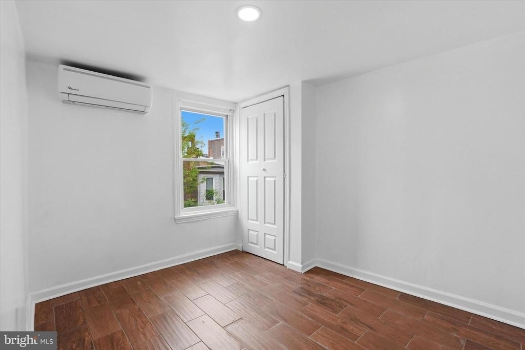 250 E Girard Avenue - Photo 10