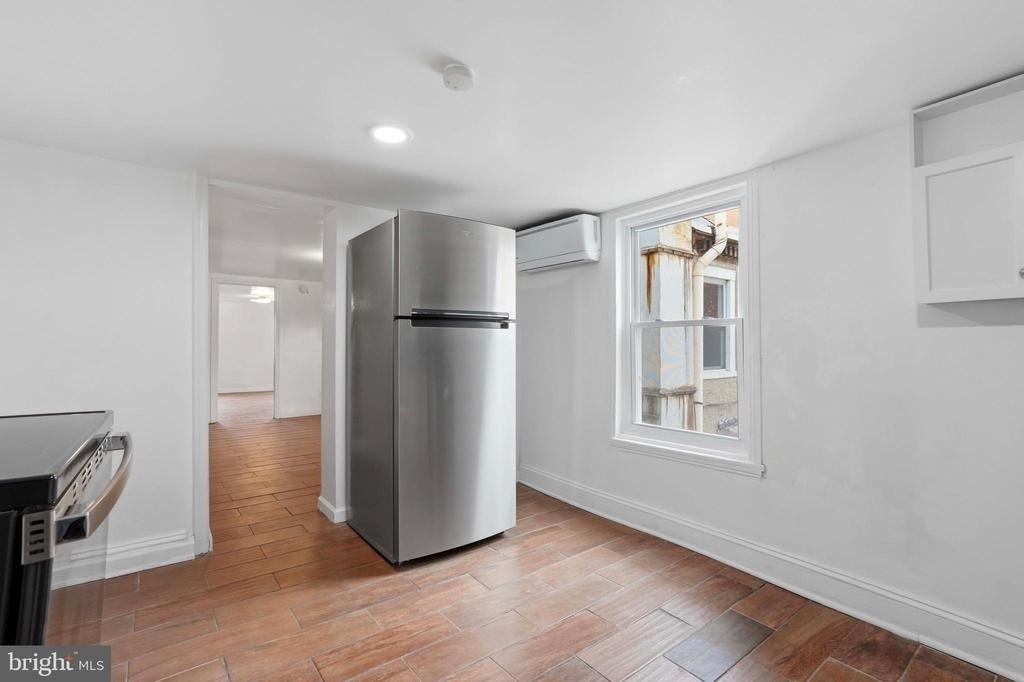 250 E Girard Avenue - Photo 2
