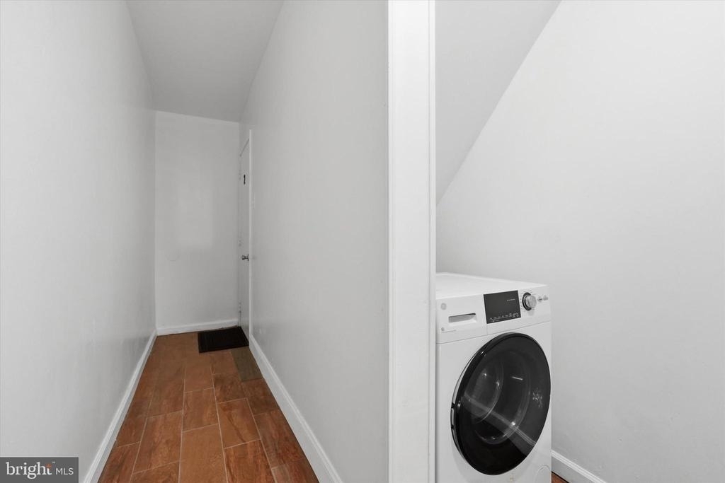 250 E Girard Avenue - Photo 11