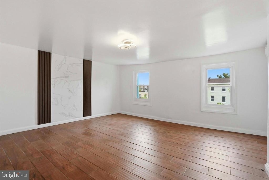 250 E Girard Avenue - Photo 3