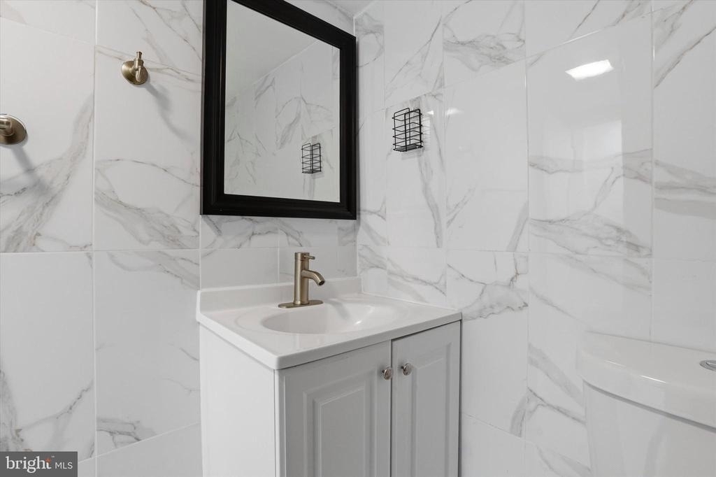 250 E Girard Avenue - Photo 4