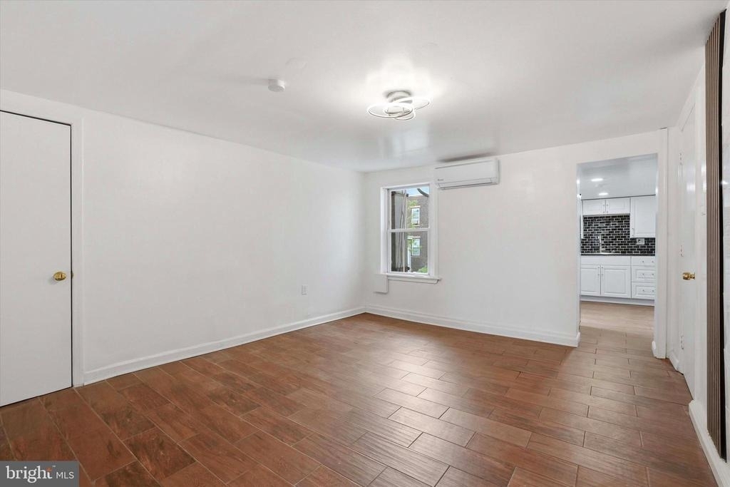 250 E Girard Avenue - Photo 7
