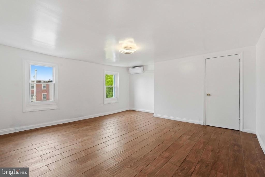 250 E Girard Avenue - Photo 8