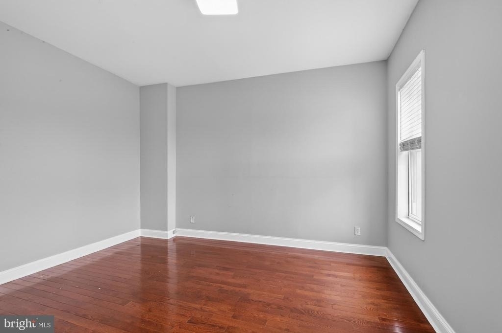 2319 E Somerset Street - Photo 16