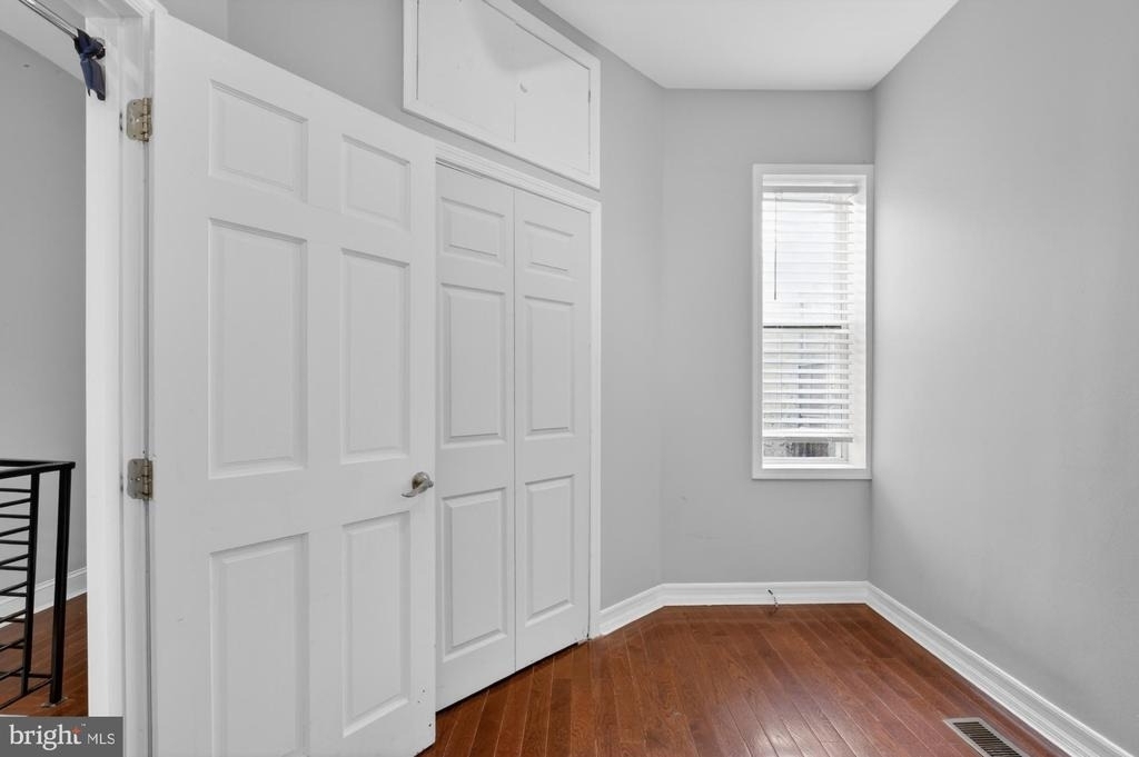 2319 E Somerset Street - Photo 18